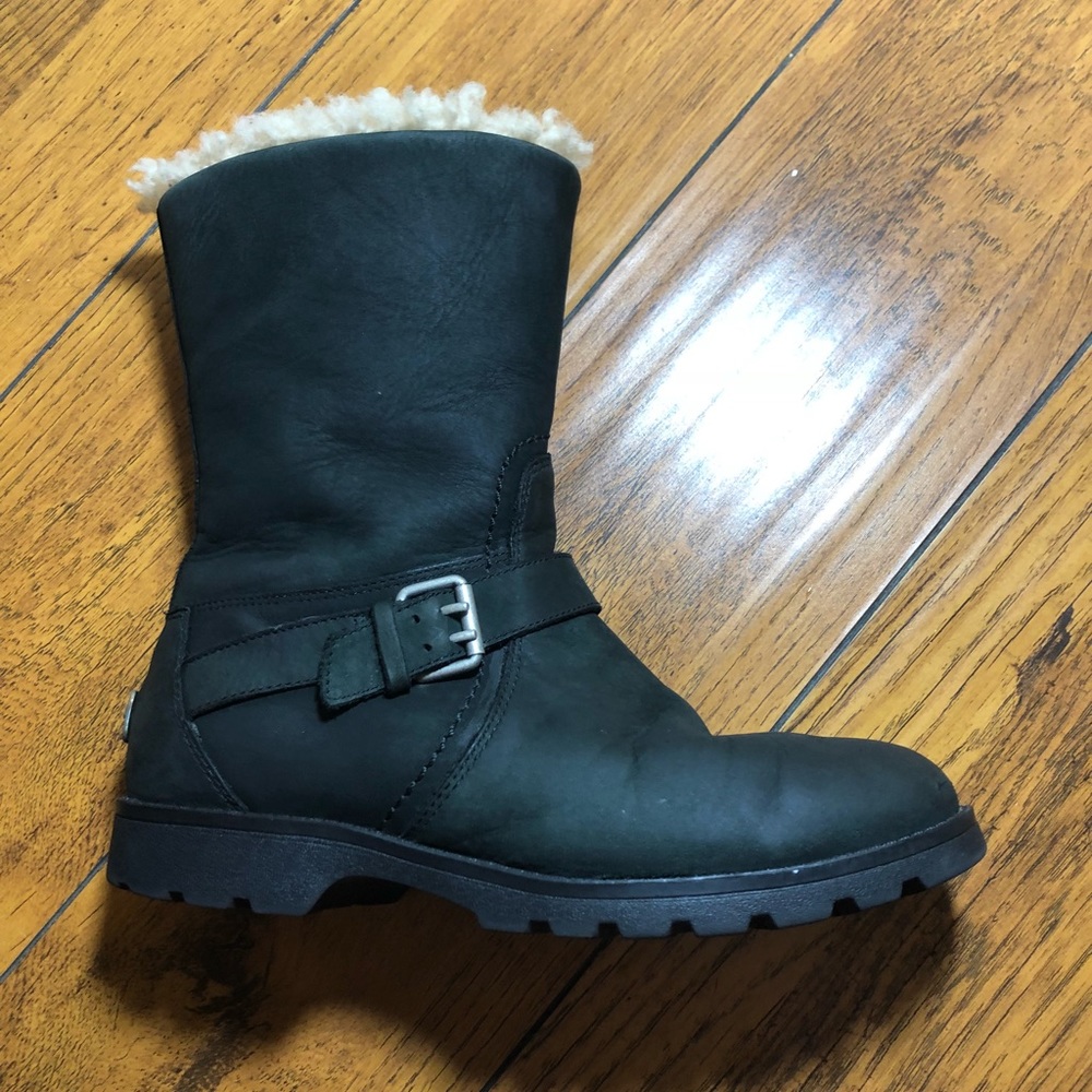 Pure wool lined Ugg Boots size 6.5